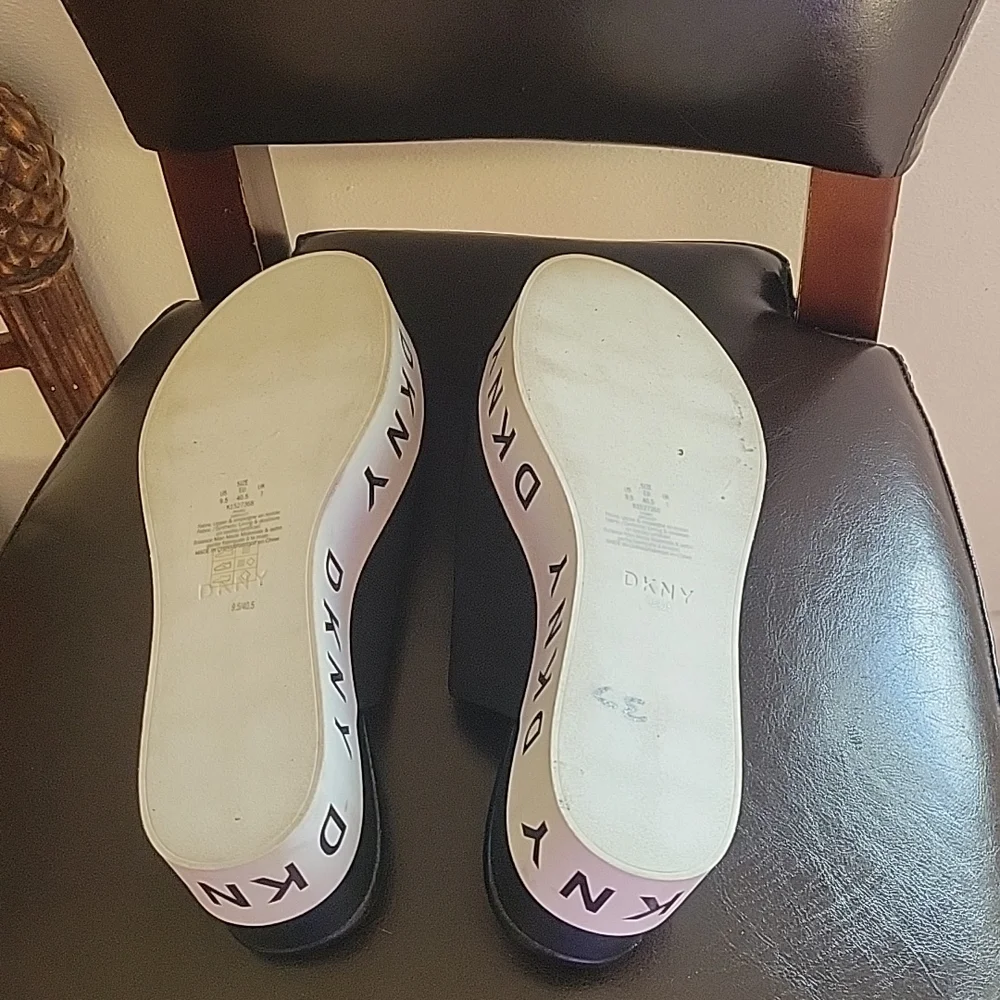 DKNY wedge flats - Picture 4 of 5